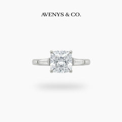 Princess Trilogy Ring with White Princess Stone – on White Gold
