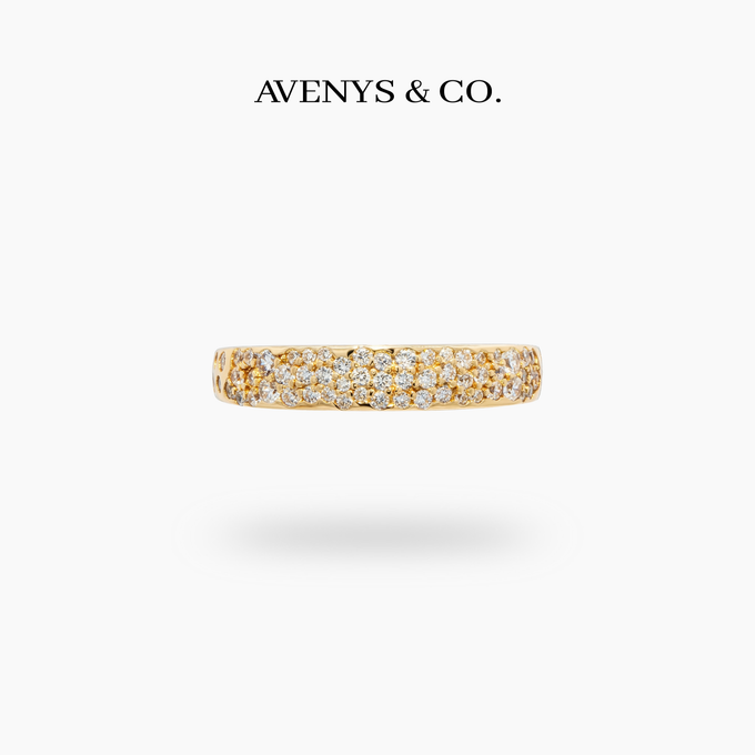 Constellation Classic Ring with White Round Stone – on Yellow Gold