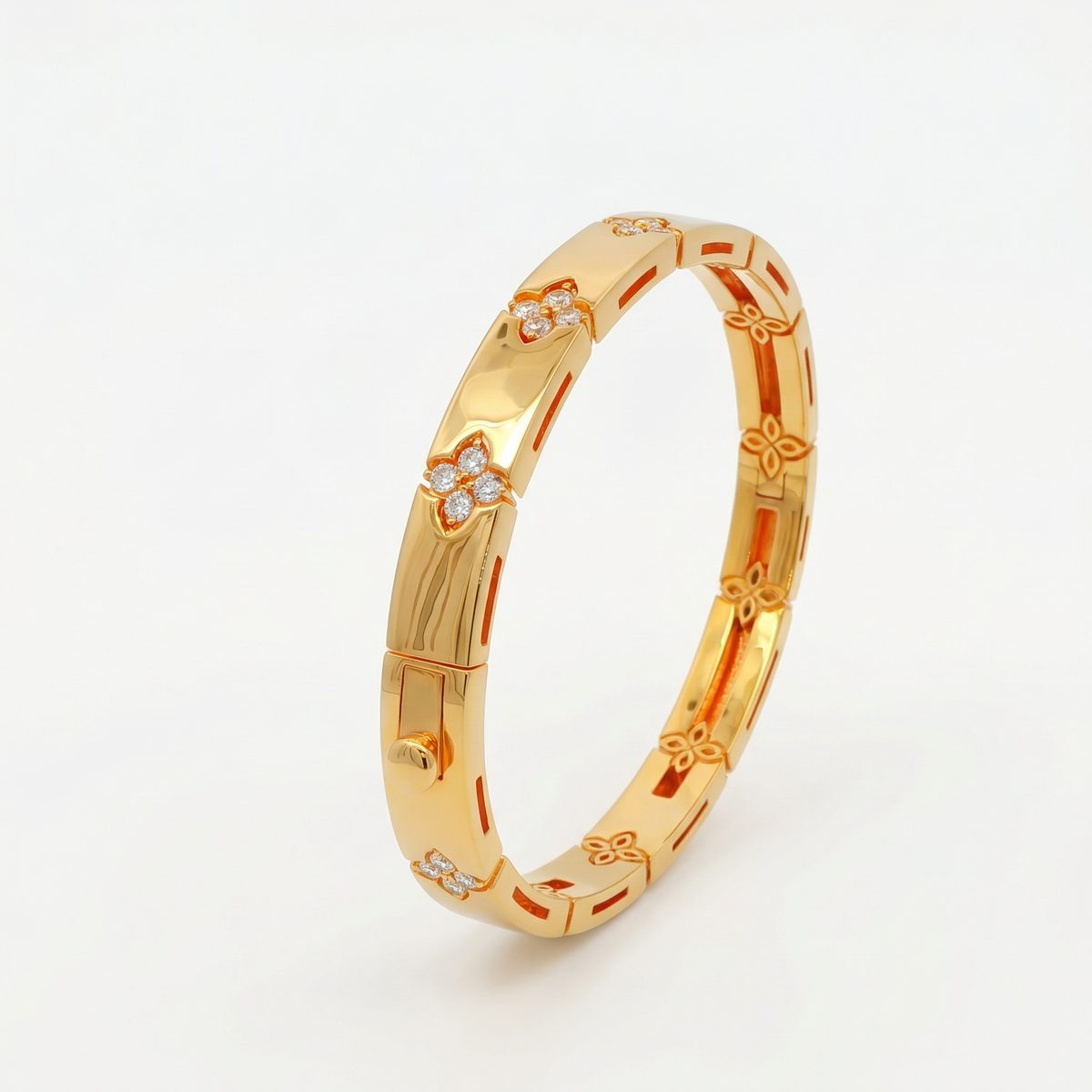 Quatrefoil Bangle with White Round Stone – on Yellow Gold