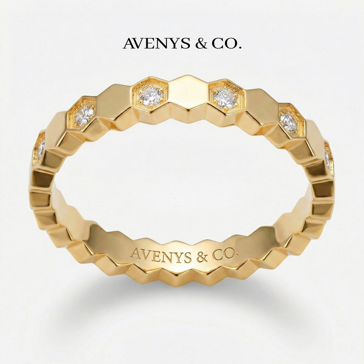 Honeycomb Ring with White Round Stone – on Yellow Gold