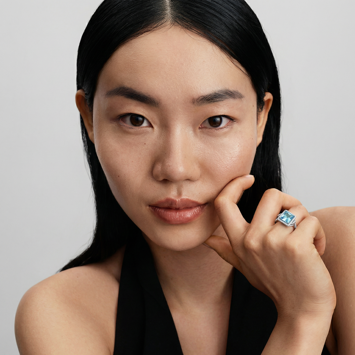 Side Radiant Ring with Aquamarine Radiant Stone – on White Gold