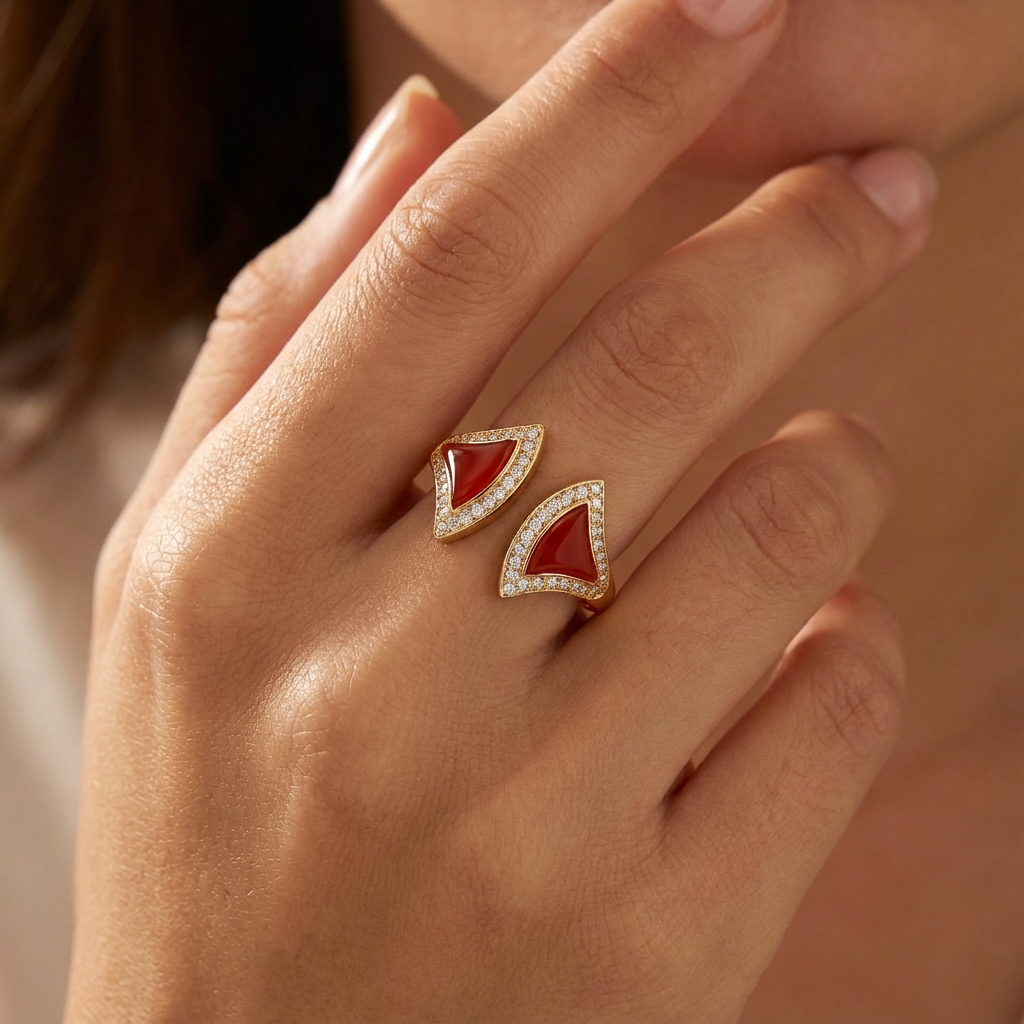 Fan Halo Ring with White Round Stone – on Yellow Gold