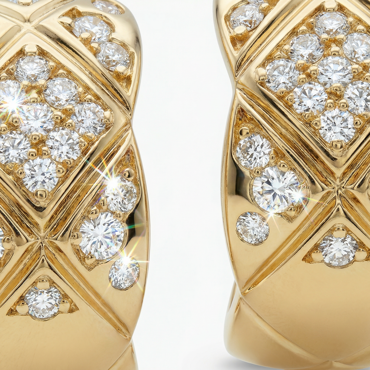 Crush Earrings with White Round Stone – on Yellow Gold