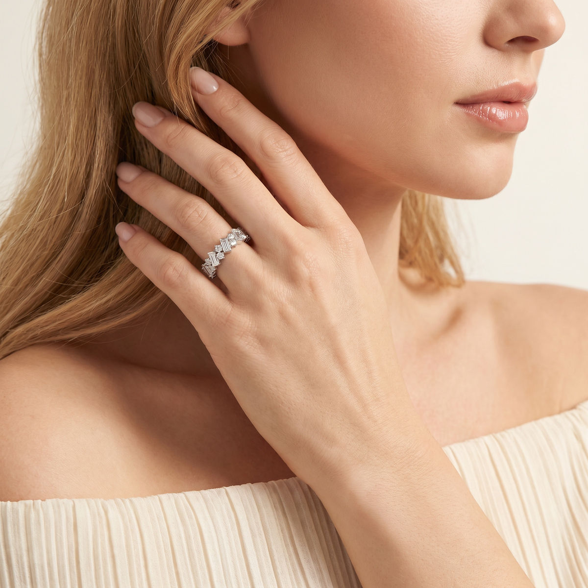 Lattice Slim Ring with White Round Stone – on White Gold
