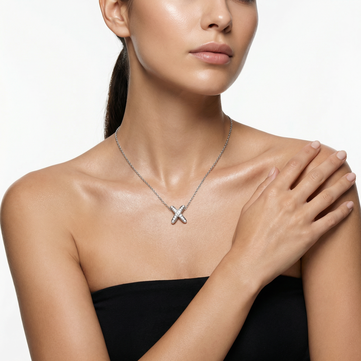 Interlink Necklace Rose Pendant with White Round Stone – on White Gold
