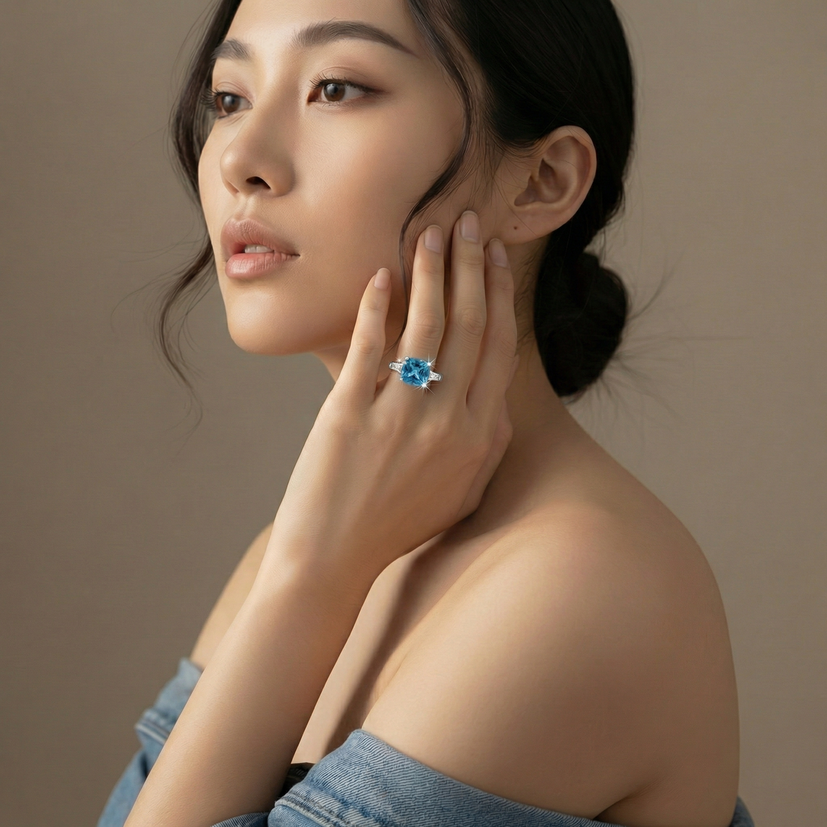 Princess Trilogy Ring with Aquamarine Princess Stone – on White Gold
