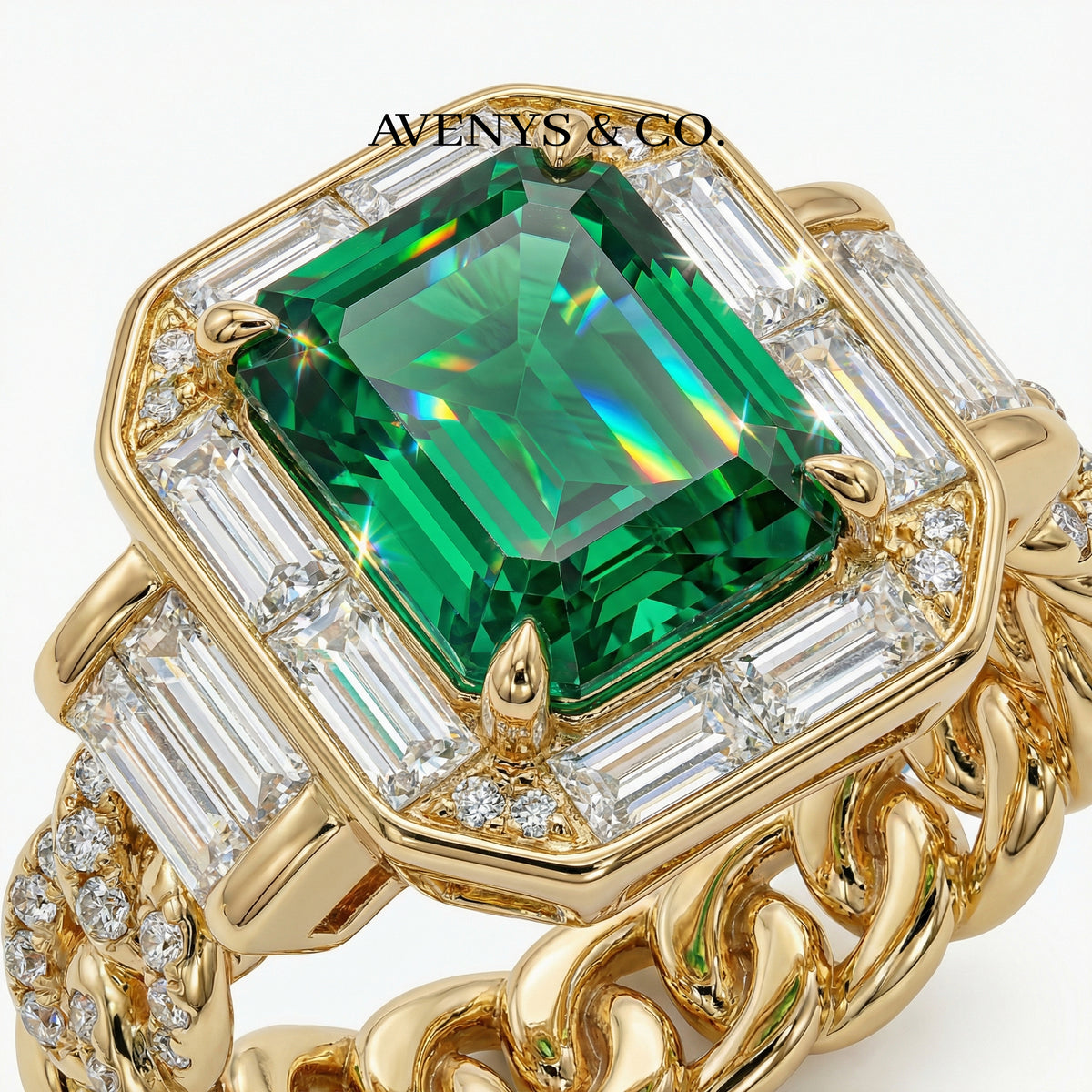 Catena Ring with Green Emerald Stone – on Yellow Gold