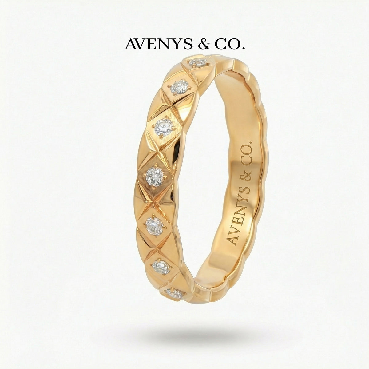 Crush Slim Ring with White Round Stone – on Yellow Gold