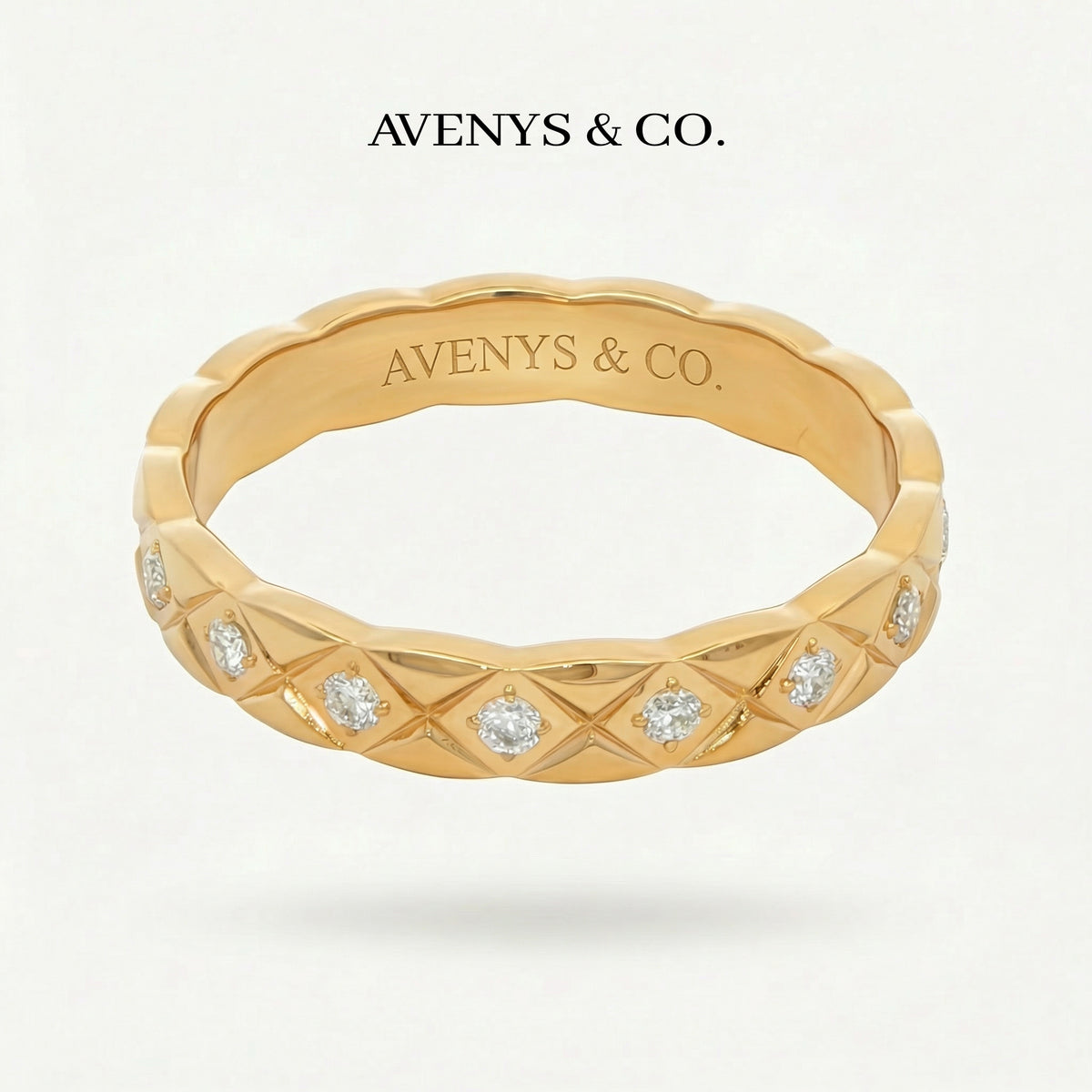 Crush Slim Ring with White Round Stone – on Yellow Gold