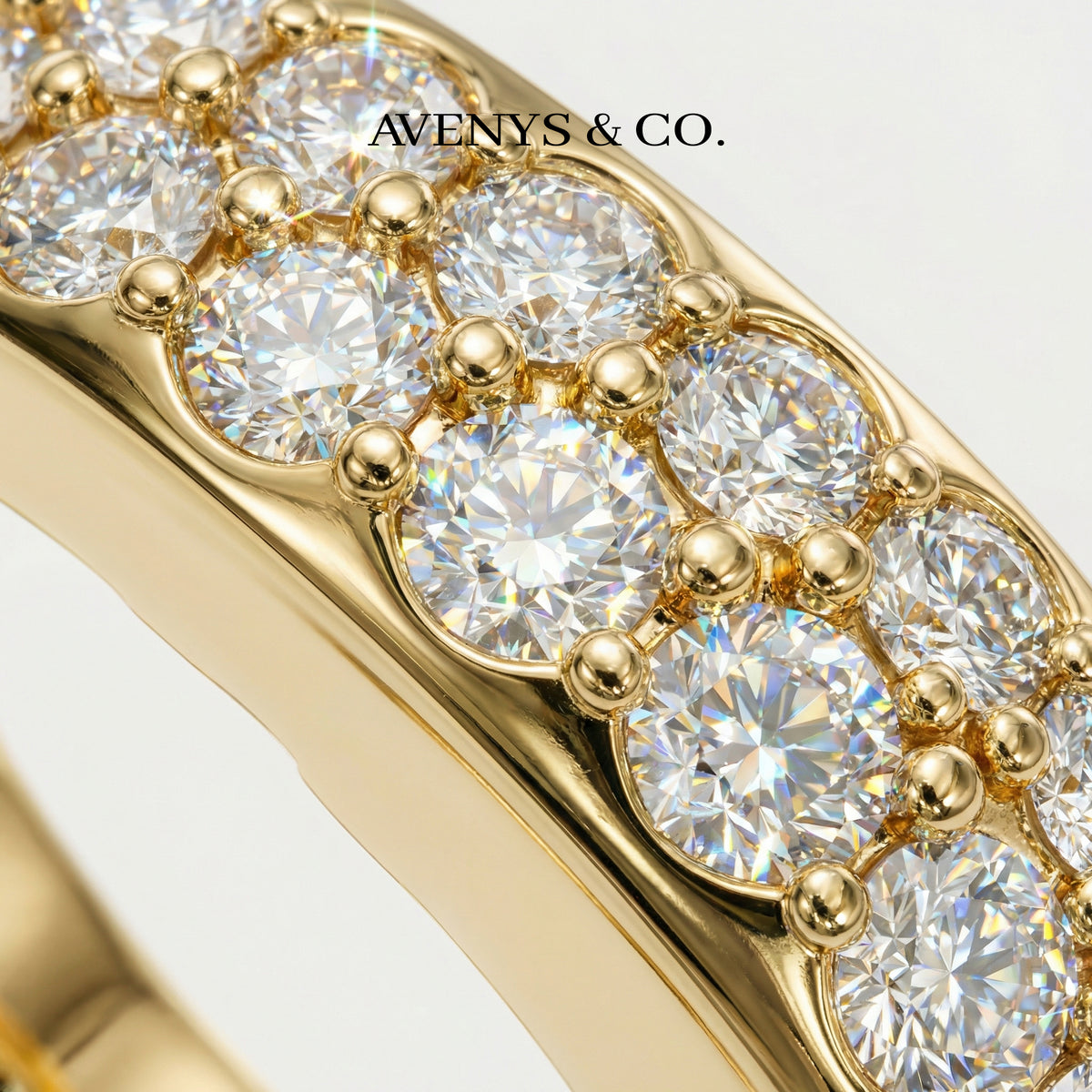 Constellation Classic Ring with White Round Stone – on Yellow Gold