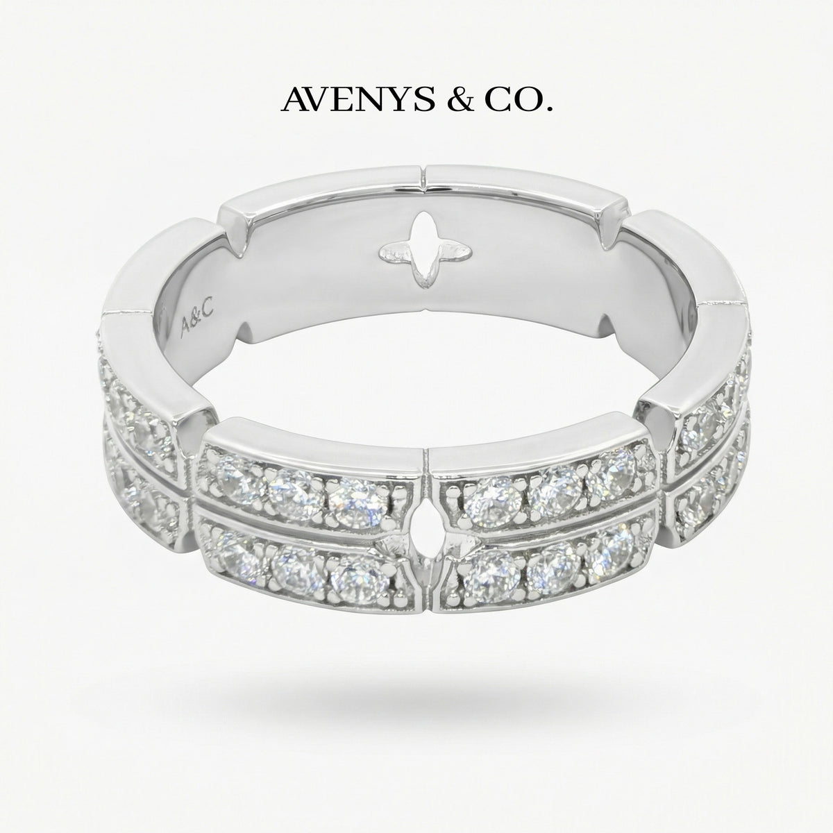 Link Ring with White Round Stone – on White Gold
