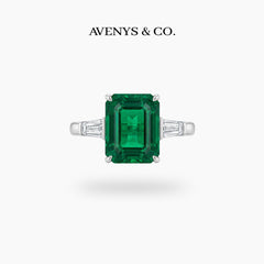 Emerald Trilogy Ring with Green Emerald Stone – on White Gold