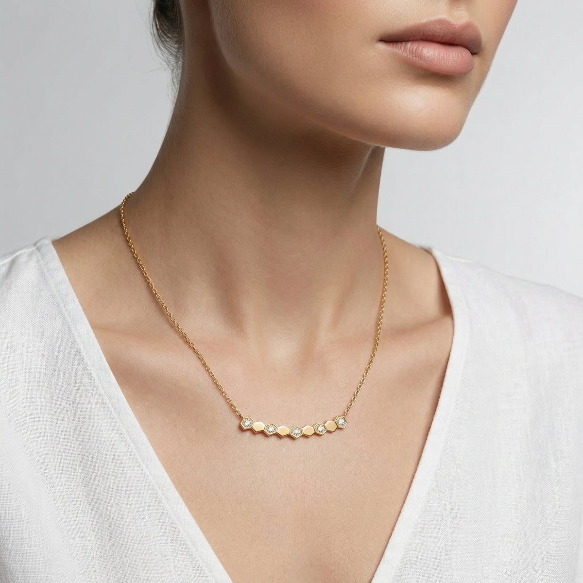 Yellow Gold Chain Necklace with Round Brilliant Diamonds