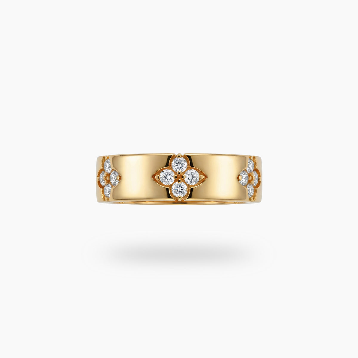 Quatrefoil Ring with White Round Stone – on Yellow Gold
