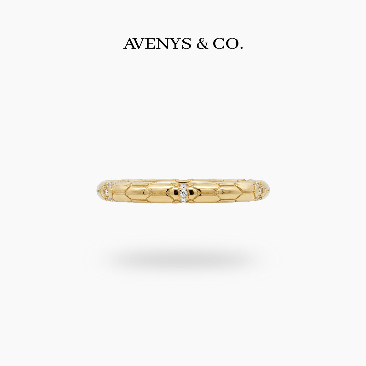 Dune Ring with White Round Stone – on Yellow Gold