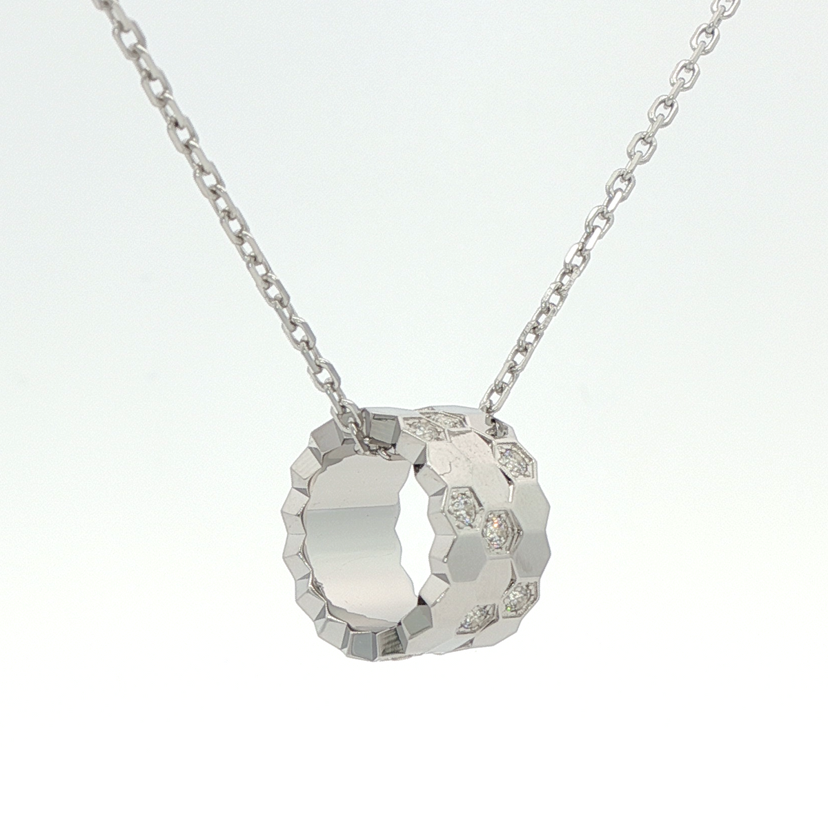 Honeycomb Necklace with White Round Stone – on White Gold