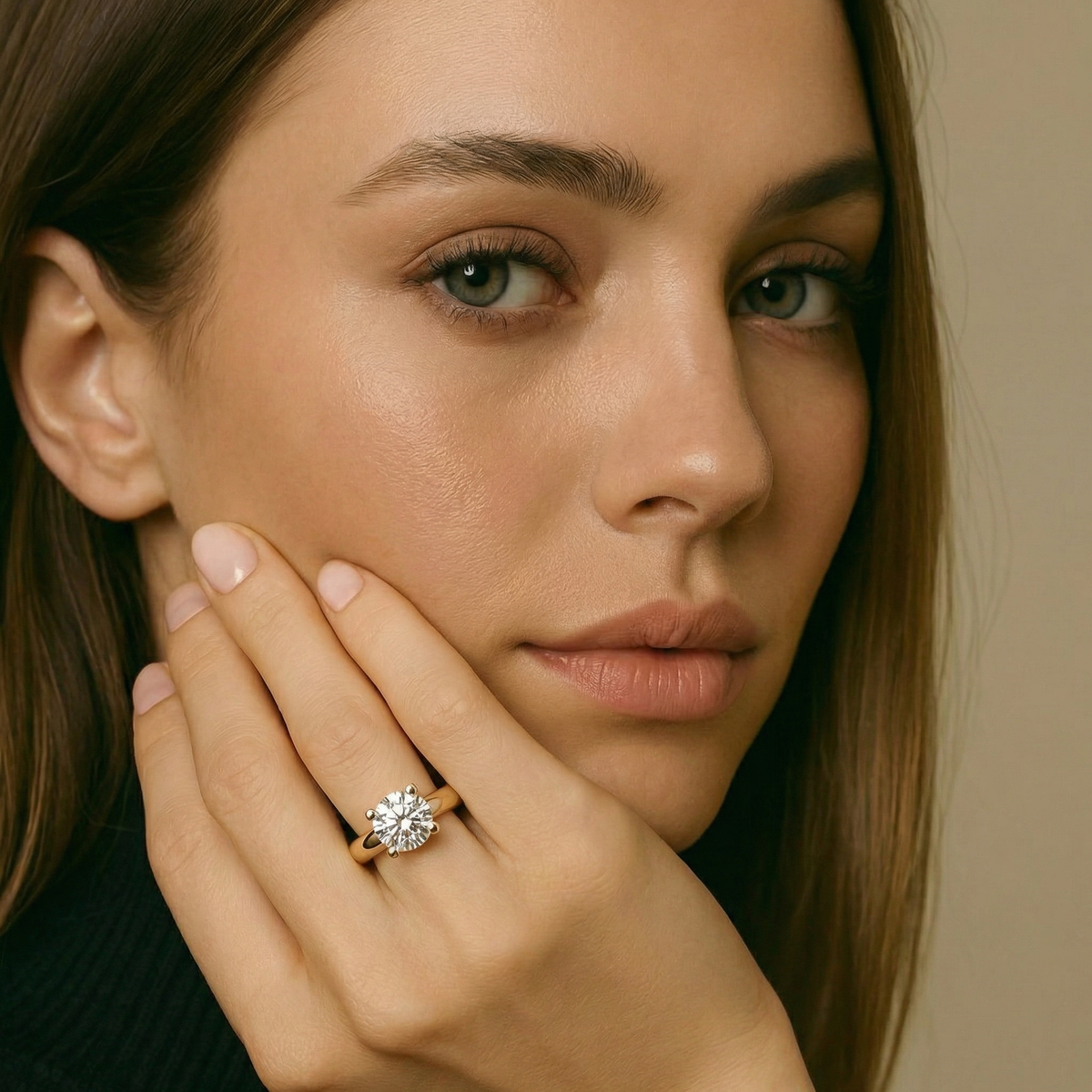 Suspension Max  Ring with White Round Stone – on Yellow Gold