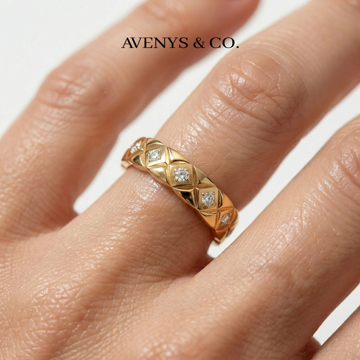 Crush Slim Ring with White Round Stone – on Yellow Gold
