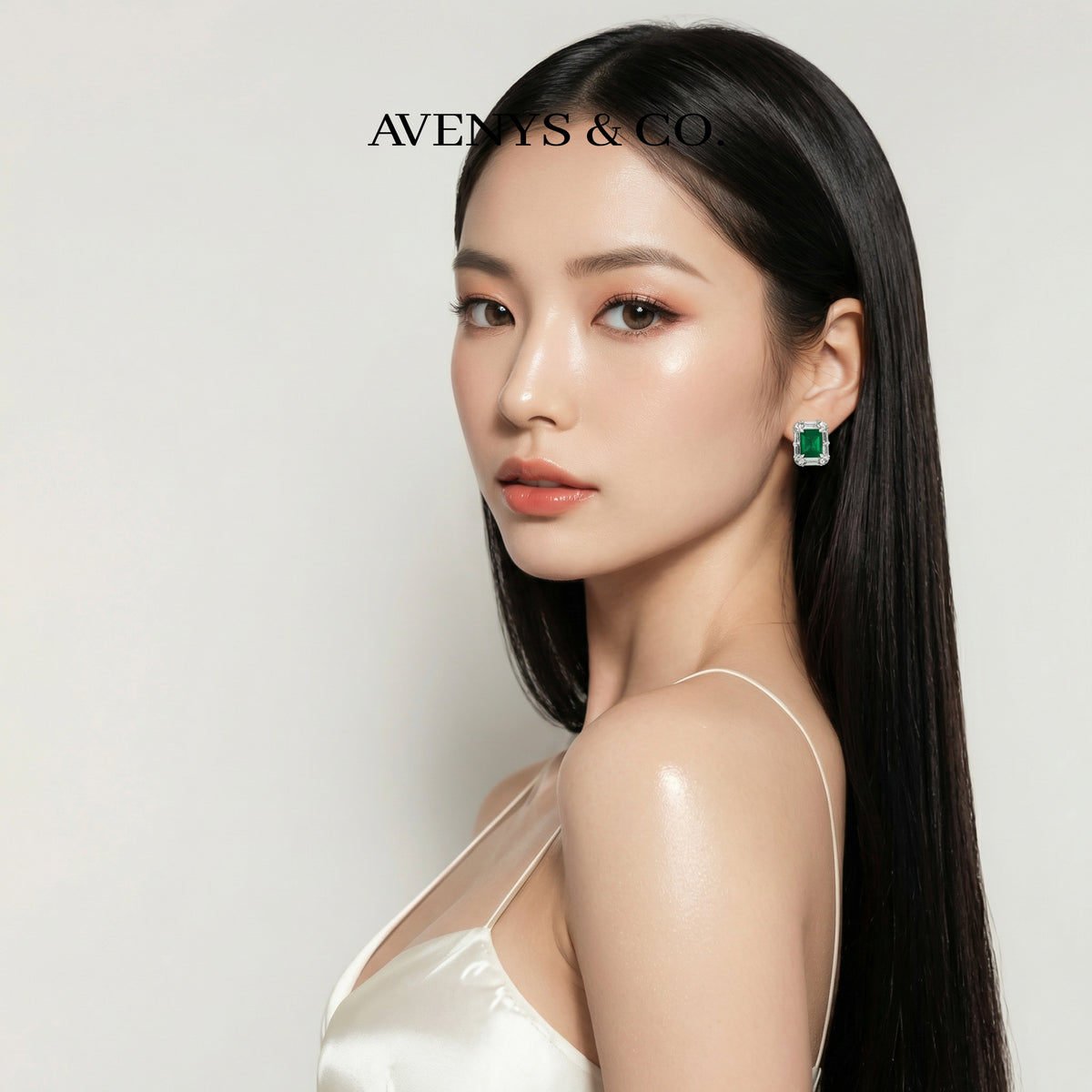 Eden Earrings with Green Emerald Stone – on White Gold