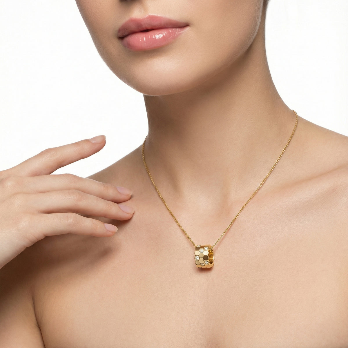 Honeycomb Necklace with White Round Stone – on Yellow Gold