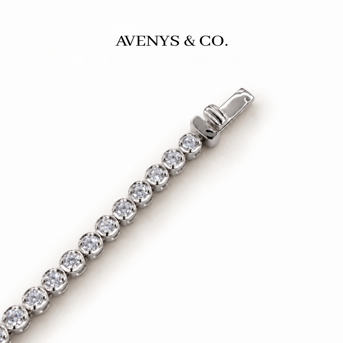 AV Anchor™ Tennis Bracelet - on White Gold — Box clasp detail