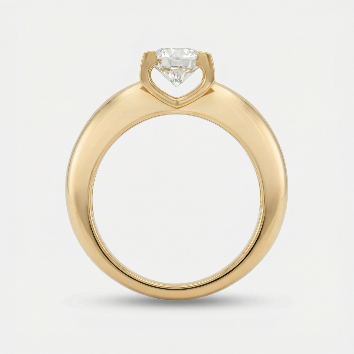 Suspension Max  Ring with White Round Stone – on Yellow Gold — Direct side setting profile